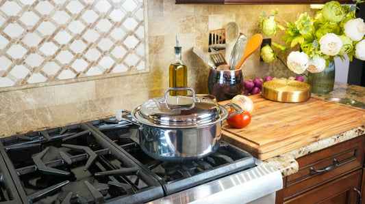 Dutch Oven vs Stainless Steel Stockpot: Which is the Best Choice?